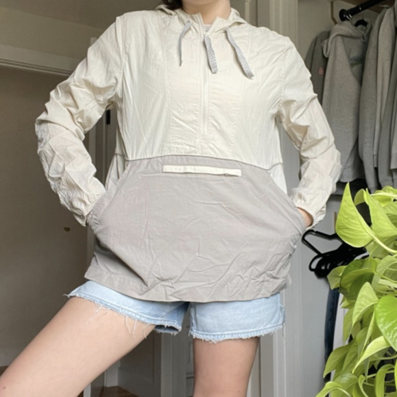 Sporty Windbreaker Jackets